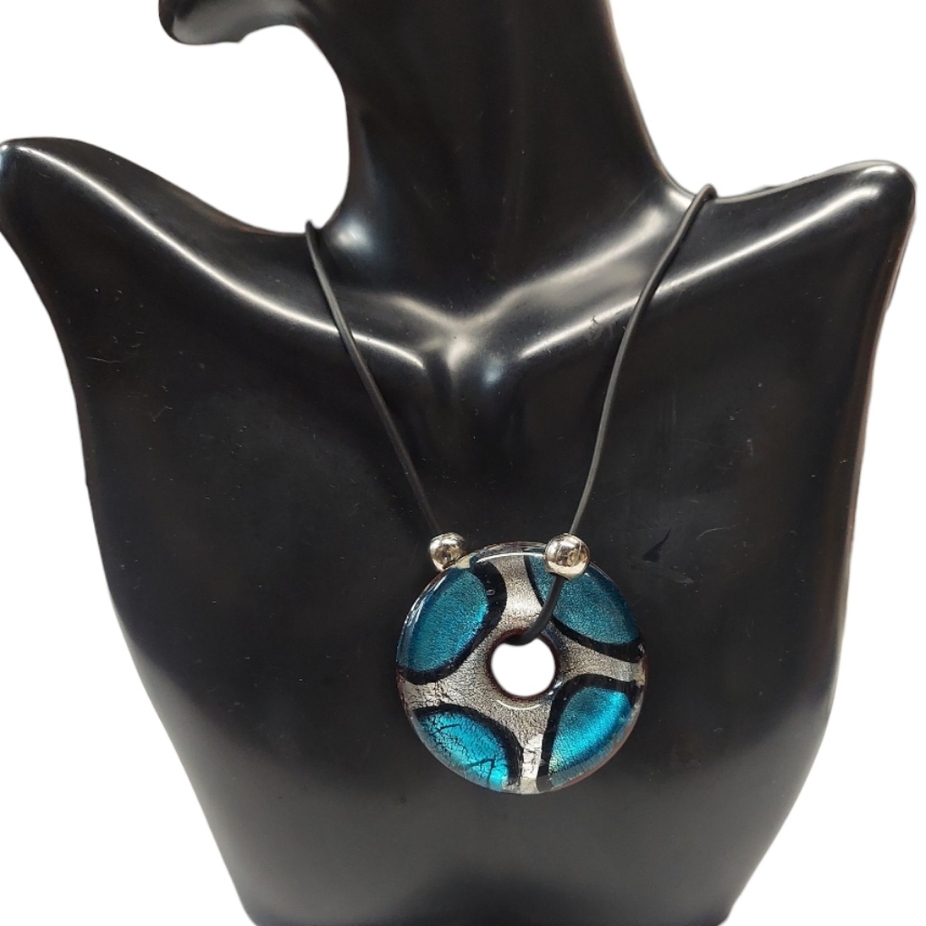 N4152 Blue Silver Glass Donut Pendant Necklace